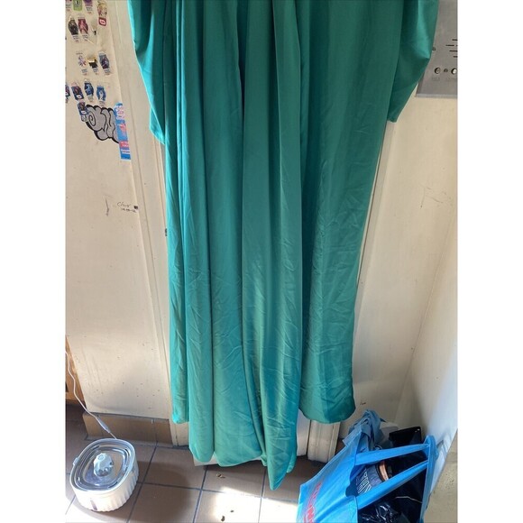 Mac Duggal Gown Size 12 In An Emerald Green! NWT! Be The Bell Of The Ball! - Picture 12 of 16